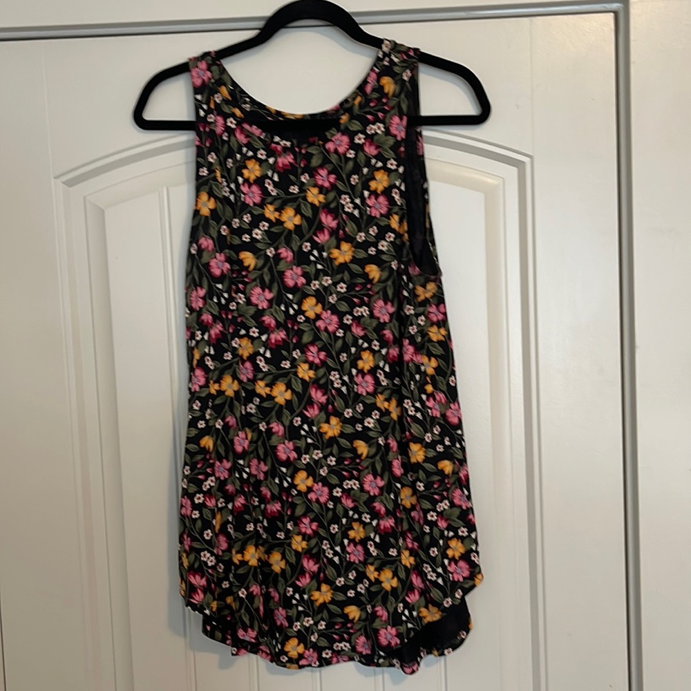 L Old Navy high neck tank top
